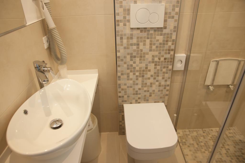 Hotel Eden Viserbella di Rimini Ngoại thất bức ảnh